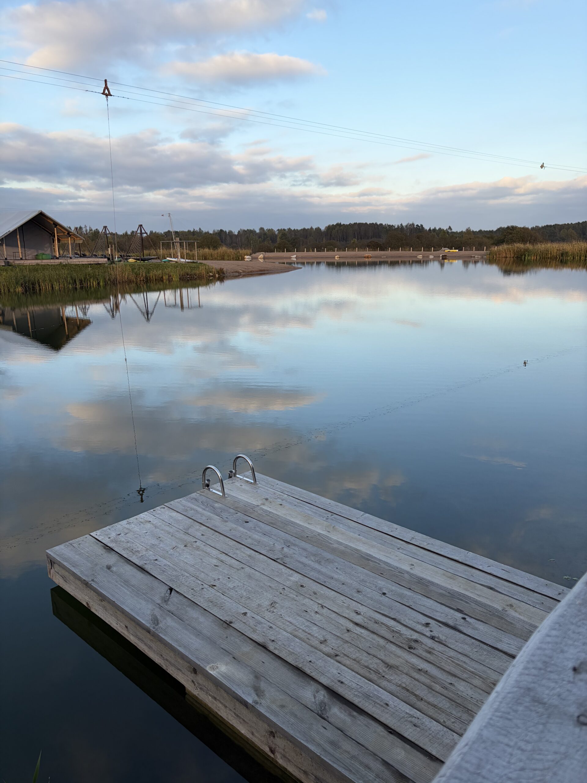 Баня из кело на озере Баня из кело на озере