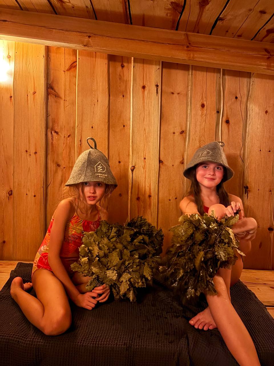 семейная баня на дровах с купелью на берегу озера семейная баня на дровах с купелью на берегу озера. Савицкие бани